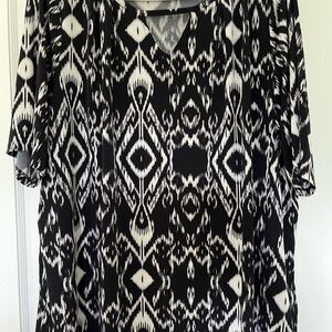 Worthington Woman 1X blouse in Black and White.